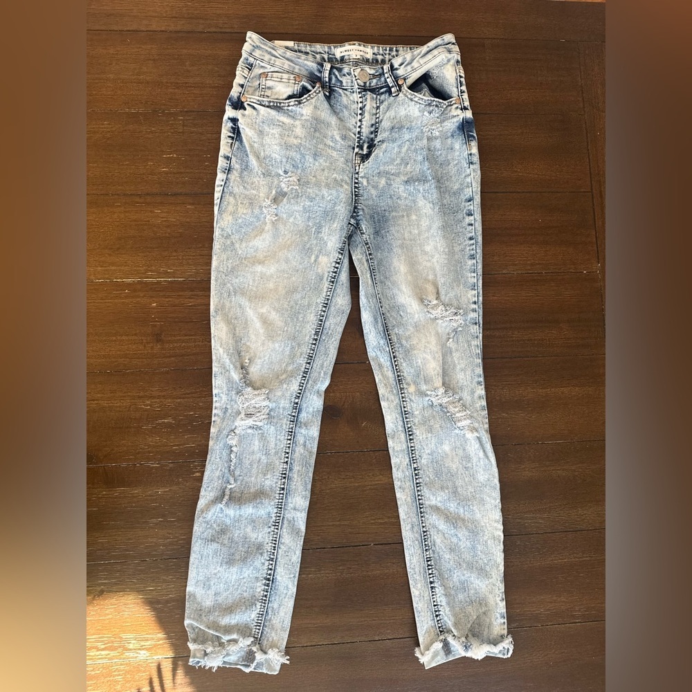 Almost Famous distressed jeans